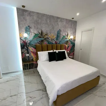 Savior Deluxe 3* נאפולי