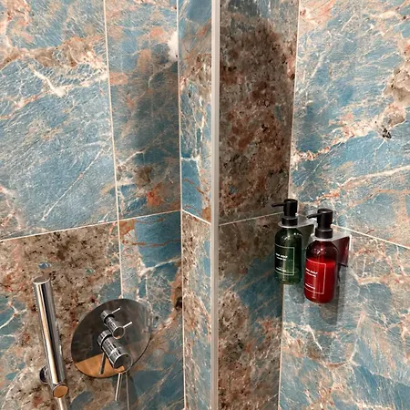 לינה וארוחת בוקר Savior Deluxe נאפולי