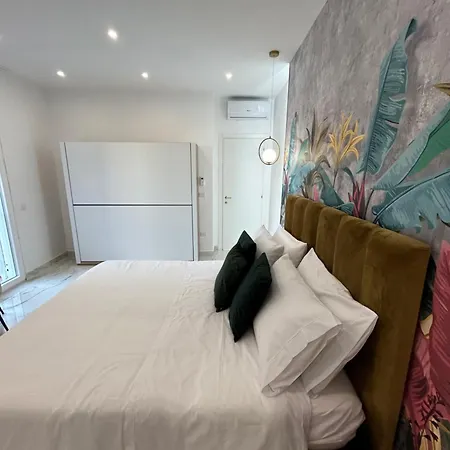 Bed & Breakfast Savior Deluxe