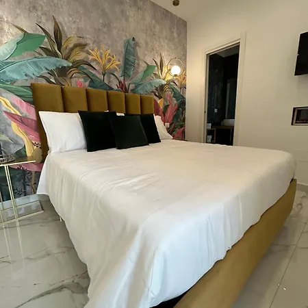 Savior Deluxe Bed & Breakfast *