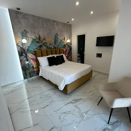 Savior Deluxe 3* Napoli