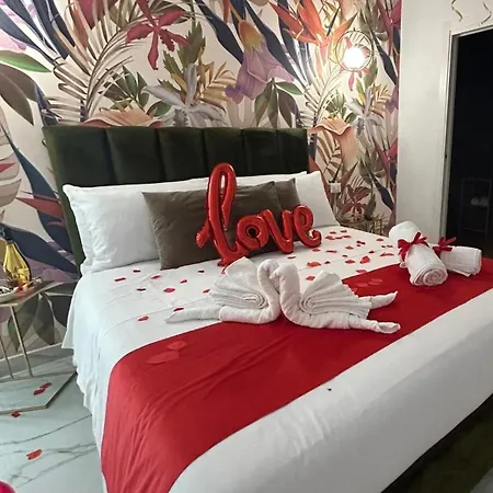 Savior Deluxe Bed & Breakfast Neapol