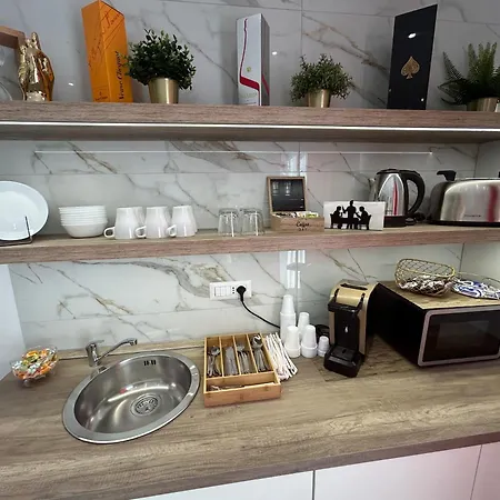 Savior Deluxe فندق مبيت وإفطار 3*