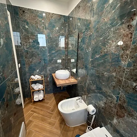 Savior Deluxe فندق مبيت وإفطار نابولي